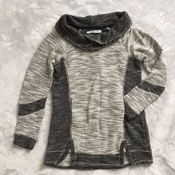 Maurices Sweaters - Maurices pull over glitter sweater